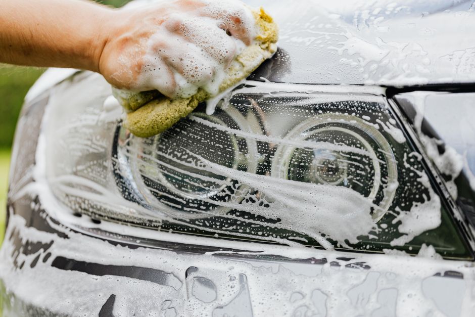 Detailed hand car wash process